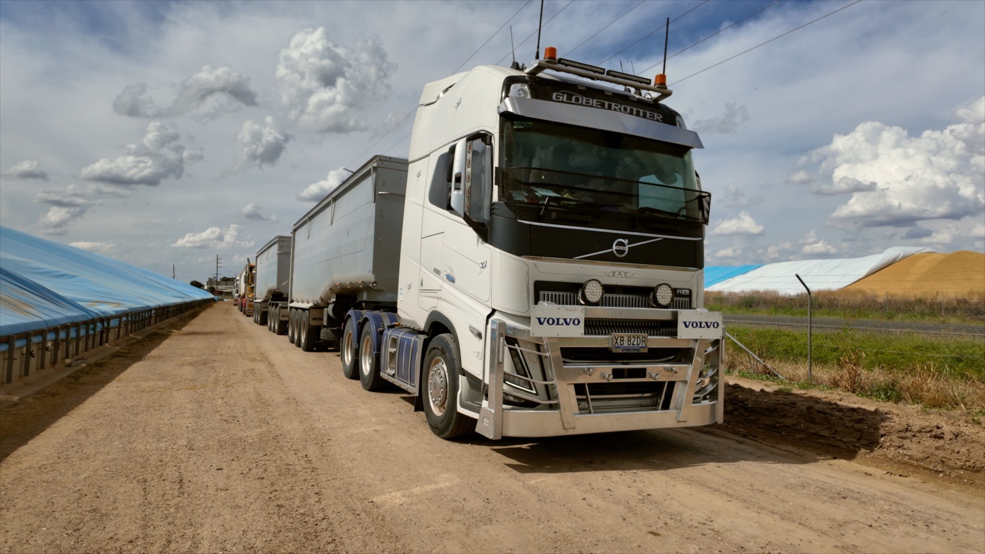 Volvo Globetrotter prime mover at the grain bunker